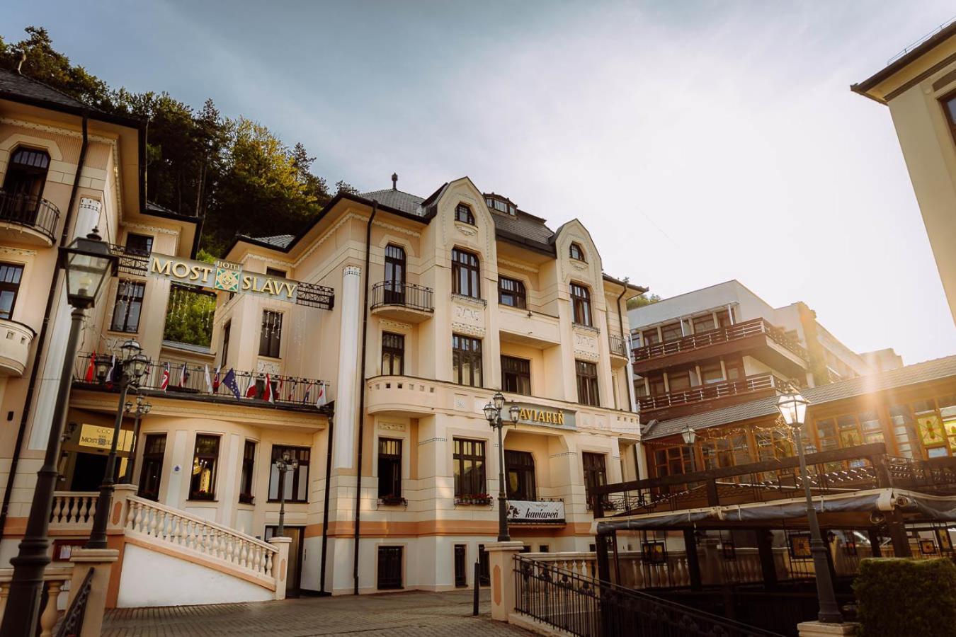 Hotel Most Slavy Trenčianske Teplice Buitenkant foto